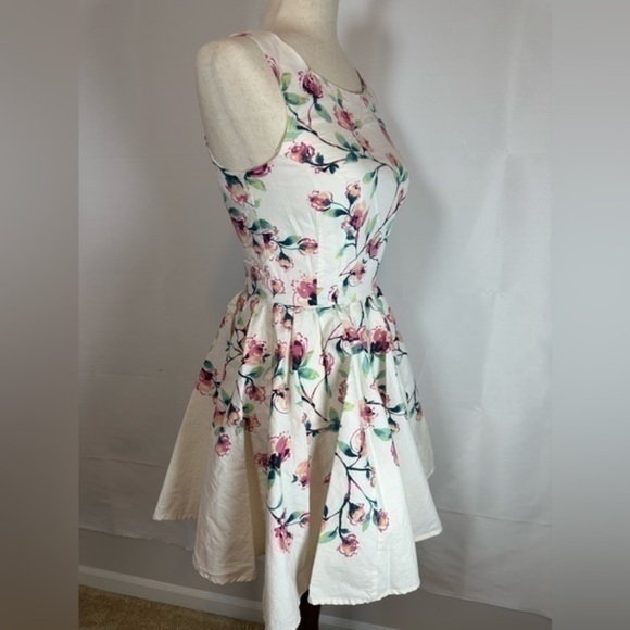 🎉💖HP💖🎉👗 Lauren Conrad, size 2 Dress NWT - Picture 4 of 5